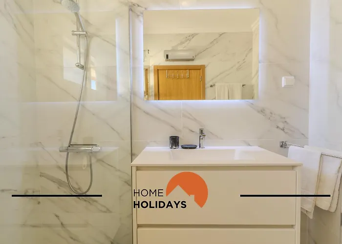 Apartment #323 Marina Pool & Views *