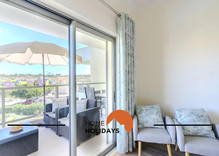 #323 Marina Pool & Views Apartment