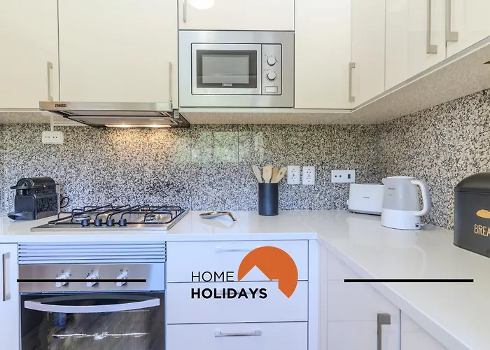 #323 Marina Pool & Views