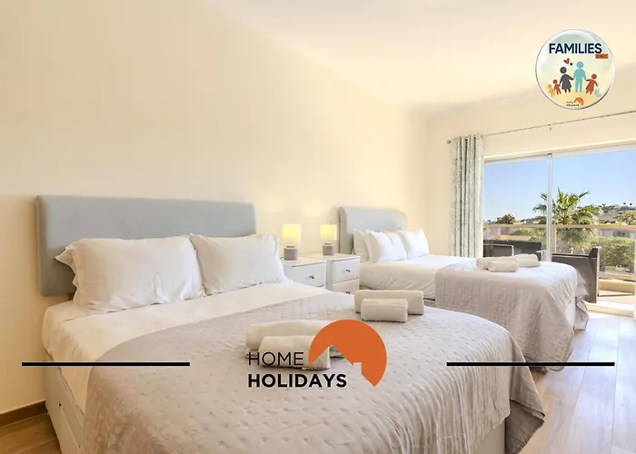 #323 Marina Pool & Views