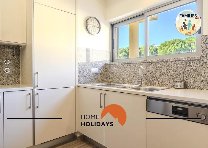 Apartment #323 Marina Pool & Views Albufeira